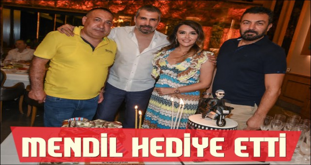 DOĞUM GÜNÜNDE MENDİL HEDİYE ETTİ