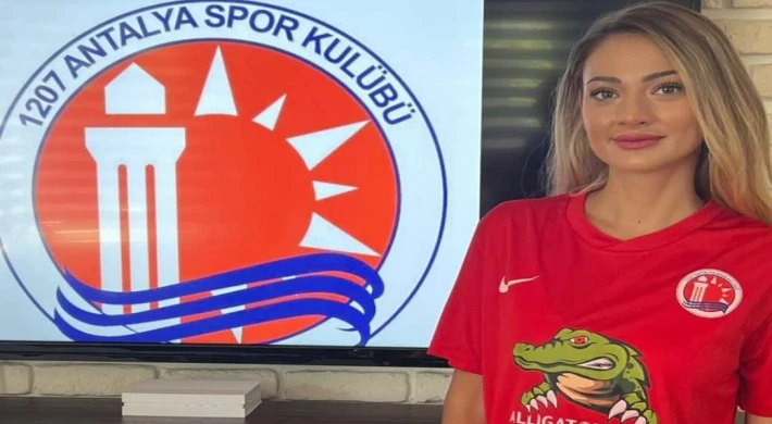 NEVİDE ÇİÇEK ANTALYASPOR’A İMZA ATTI