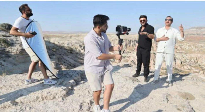 ERKEK DÜETLER YARIŞIYOR