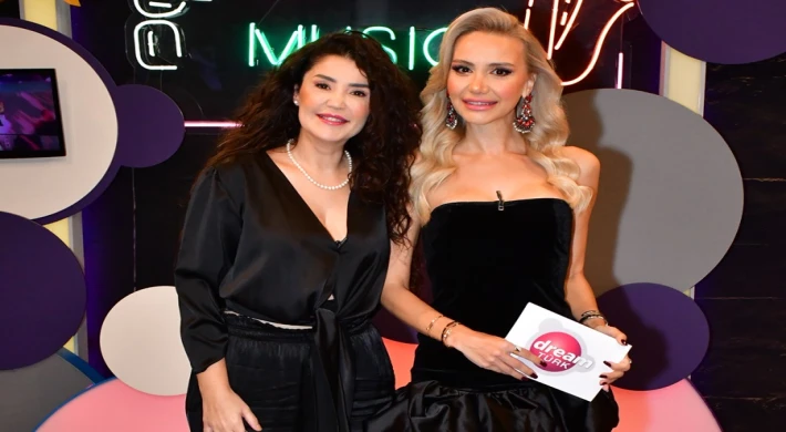 SİNAN AKÇIL’DAN ZEYNEP BOZKAYA’YA SÜRPRİZ ŞARKI