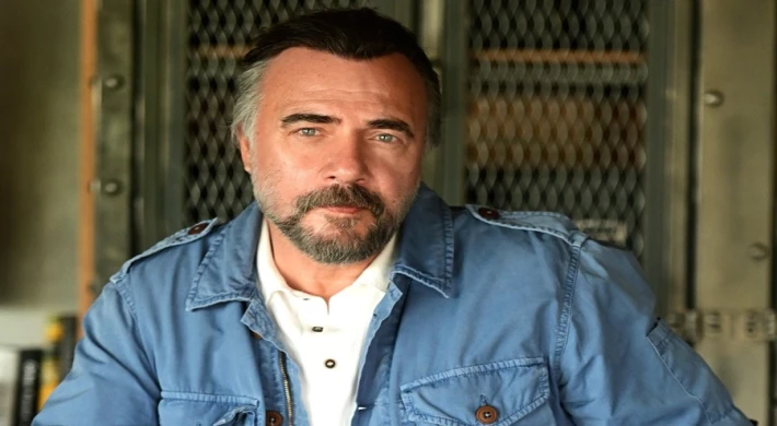 ALNIM AÇIK BAŞIM DİK