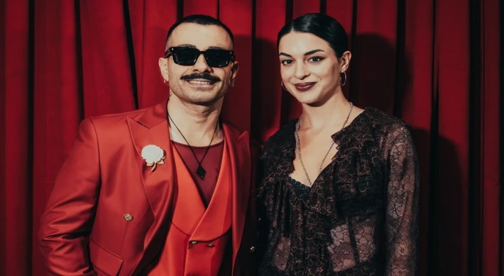 SENA ŞAHİN, GÖKHAN TÜRKMEN’İN BOSTANCI SAHNESİNDE BÜYÜLEDİ