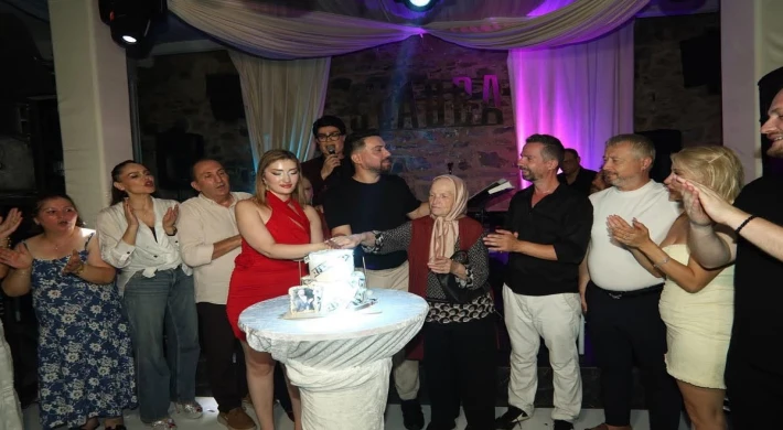 YAŞGÜNÜNÜ SANAT VE CEMİYET DÜNYASININ ÜNLÜ İSİMLERİYLE KUTLADI