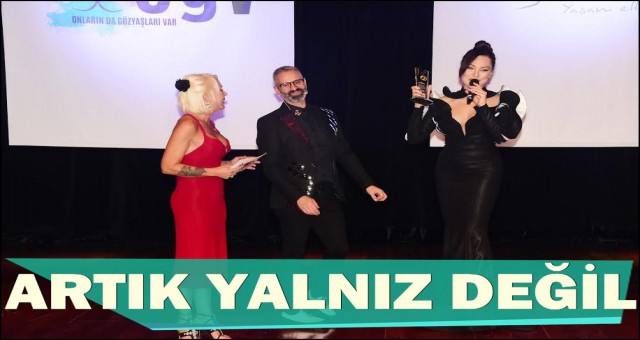 ONLARINDA GÖZ YAŞLARI VAR