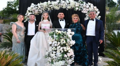 CEMİYET DÜNYASININ GÖZÜ BU DÜĞÜNDEYDİ