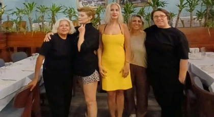 ÜNLÜLER KEBAPÇIDA BULUŞTU