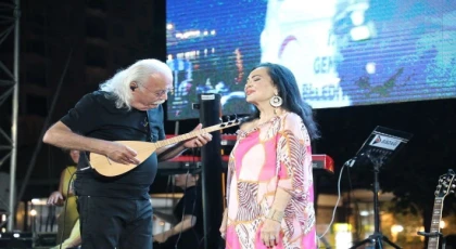 AYNI SAHNEDE OLACAKLAR