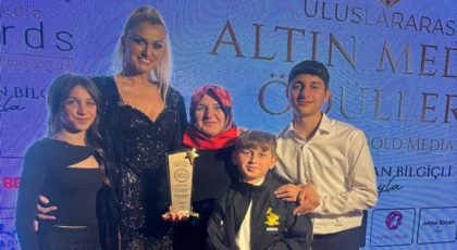 MANAVGAT’IN GURURU ŞEVKİYE DURGUN’A ÖDÜL