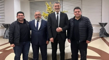 ÜNLÜLER DÜĞÜNDE BULUŞTU