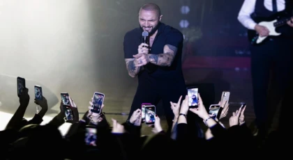 BERKAY’DAN SAHNEDEYKEN DUYGUSAL VEDA