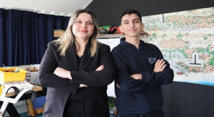 SIFIR BÜTÇEYLE ÇEKTİKLERİ KULAKLIK REKLAMIYLA DÜNYA ŞAMPİYONU OLDULAR