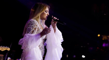 DEMET AKALIN KIBRIS’TA SAHNE ALDI