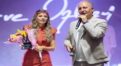 MERVE ÖZBEY ARHAVİ FESTİVALİ’NDE COŞTURDU