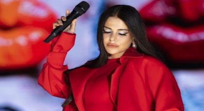 CUMHURİYET SAHNELERDE BÜYÜK COŞKUYLA KUTLANDI