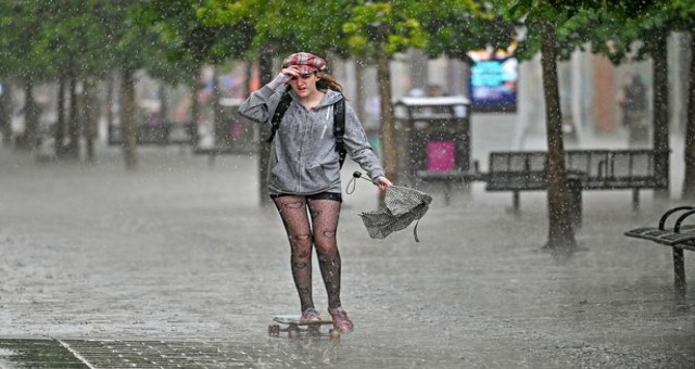 METEOROLOJİ'DEN KUVVETLİ YAĞIŞ UYARISI